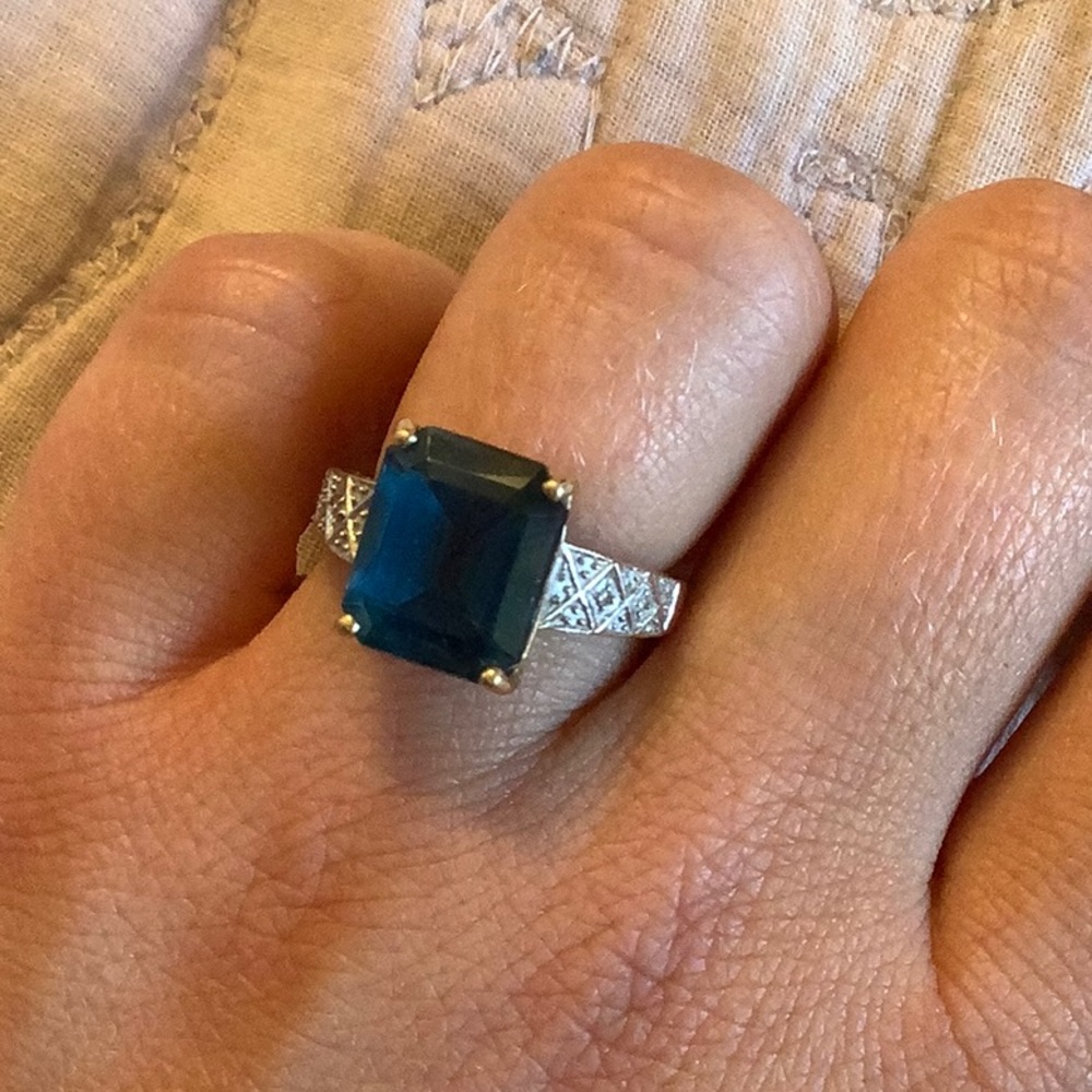 London blue topaz ring 6.5 10k
